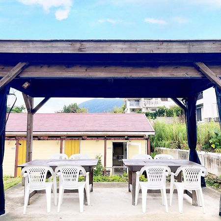 Hotel Asobibase Yamabare-House à Ishigaki  Extérieur photo