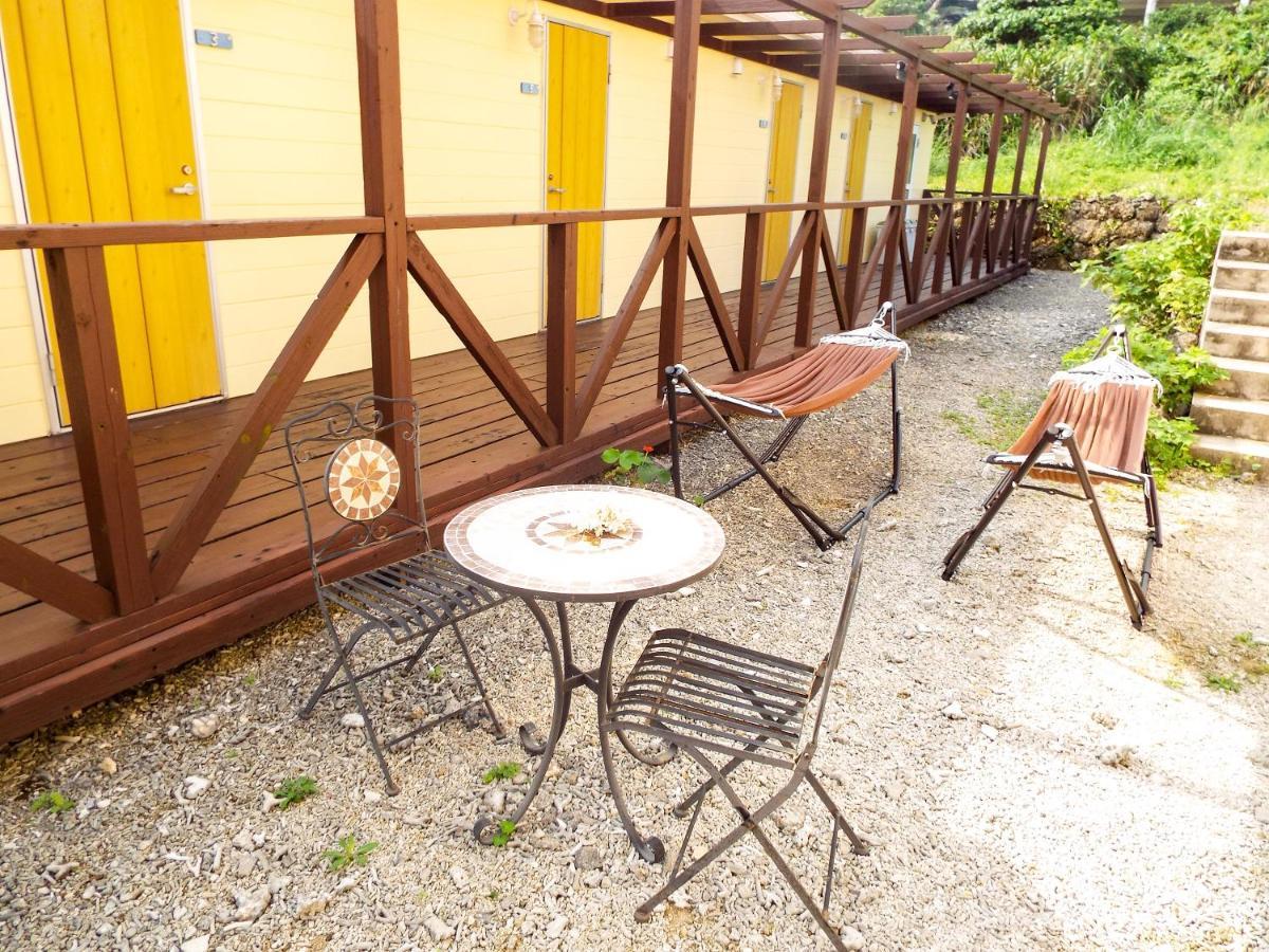 Hotel Asobibase Yamabare-House à Ishigaki  Extérieur photo