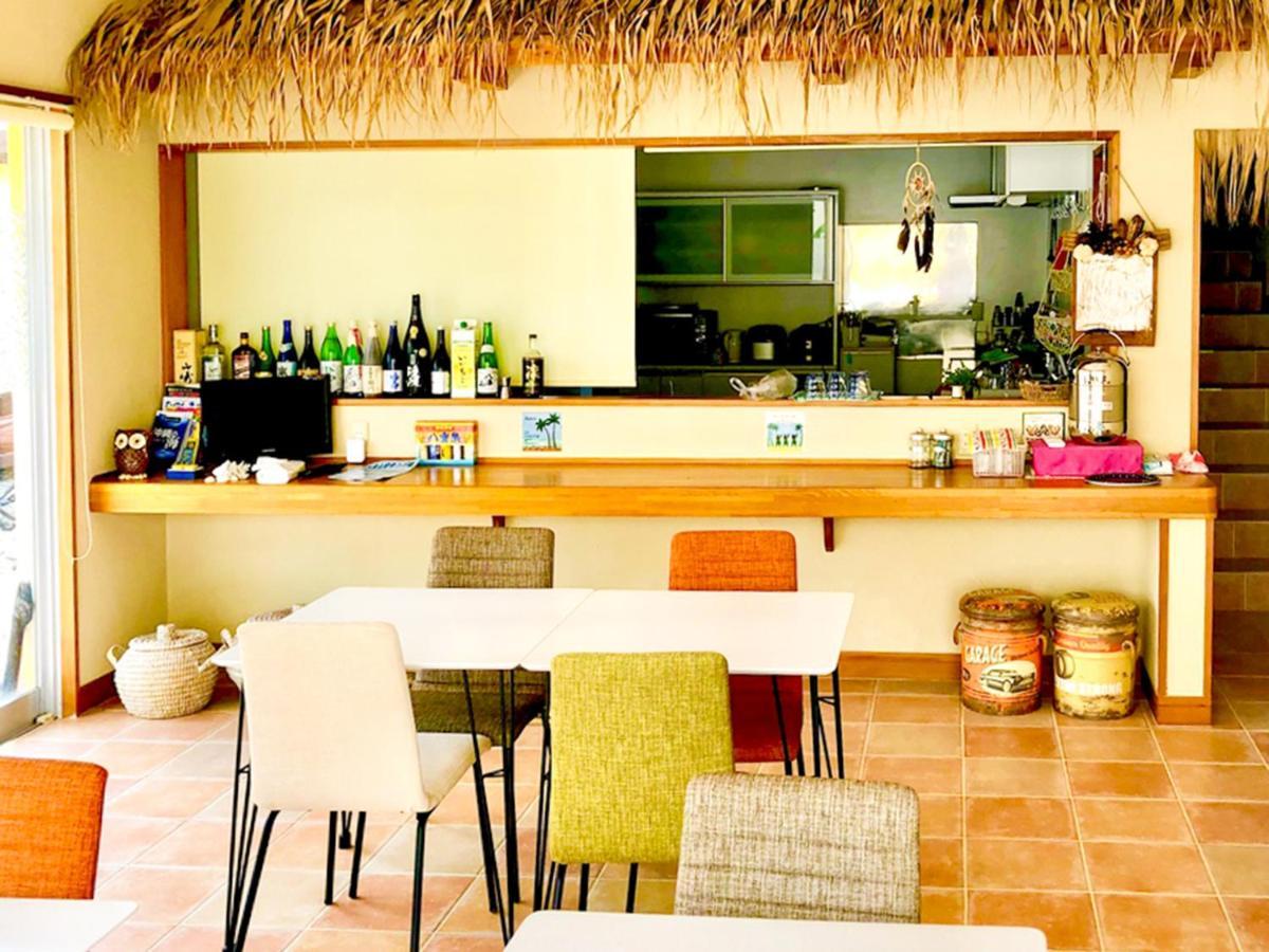 Hotel Asobibase Yamabare-House à Ishigaki  Extérieur photo