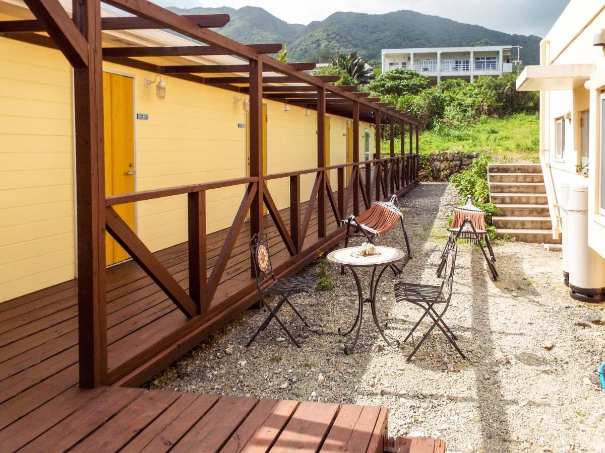 Hotel Asobibase Yamabare-House à Ishigaki  Extérieur photo