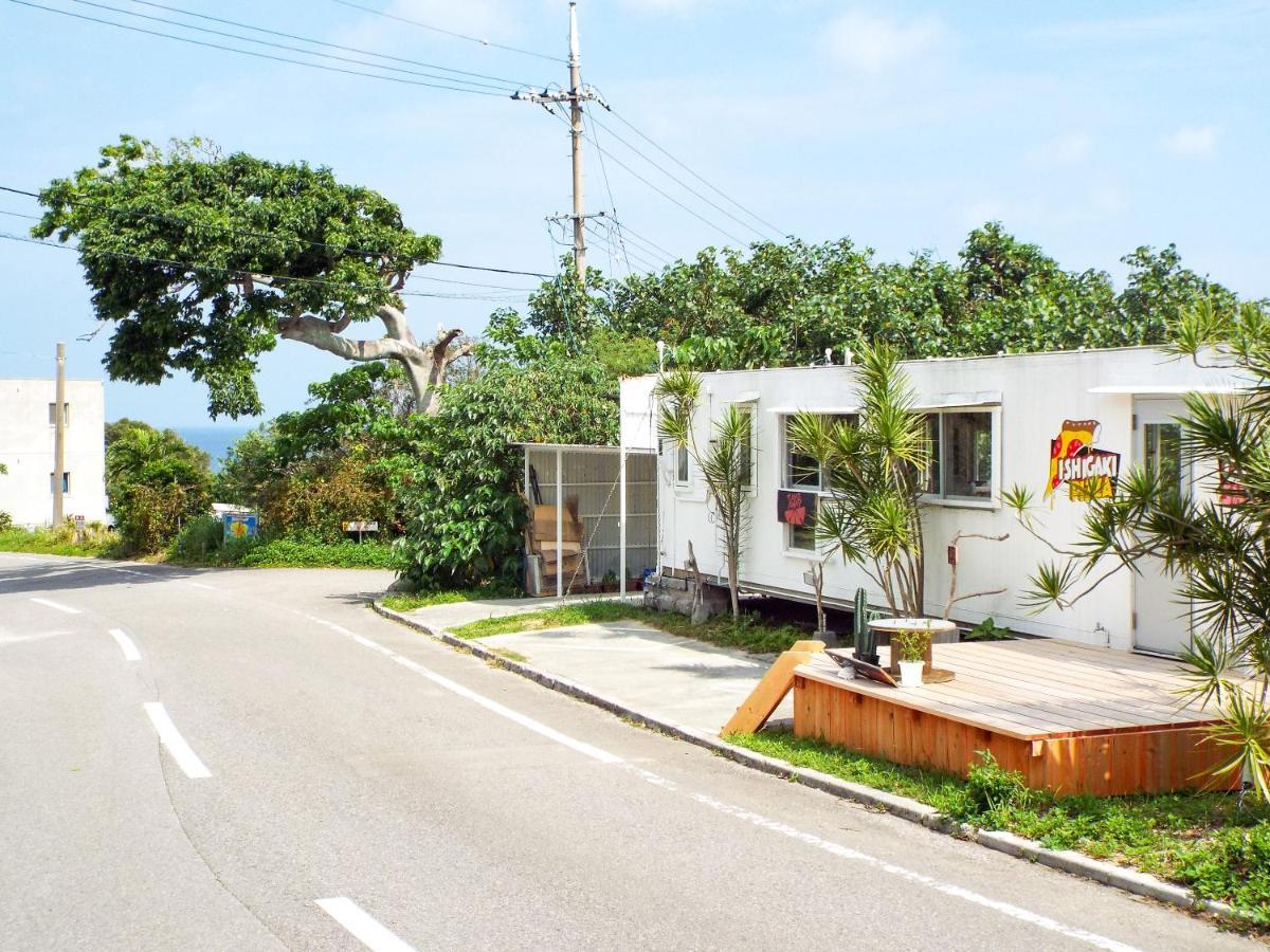 Hotel Asobibase Yamabare-House à Ishigaki  Extérieur photo
