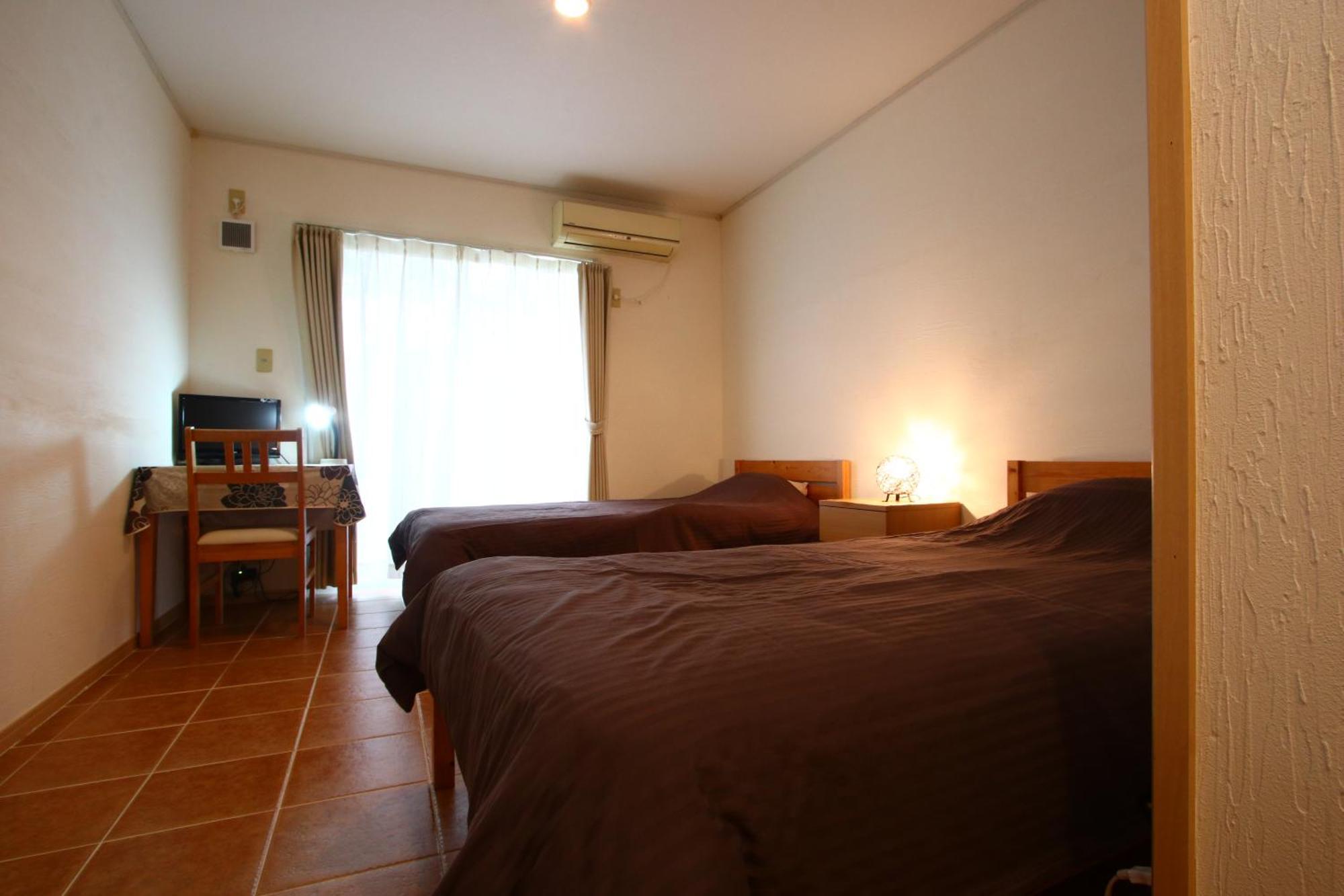 Hotel Asobibase Yamabare-House à Ishigaki  Extérieur photo