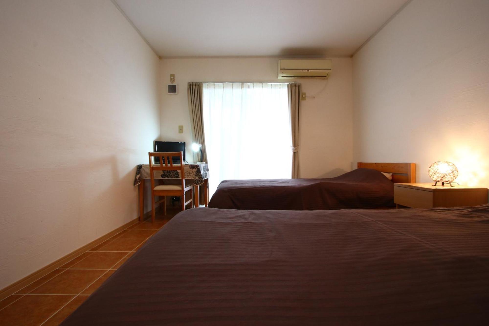 Hotel Asobibase Yamabare-House à Ishigaki  Extérieur photo